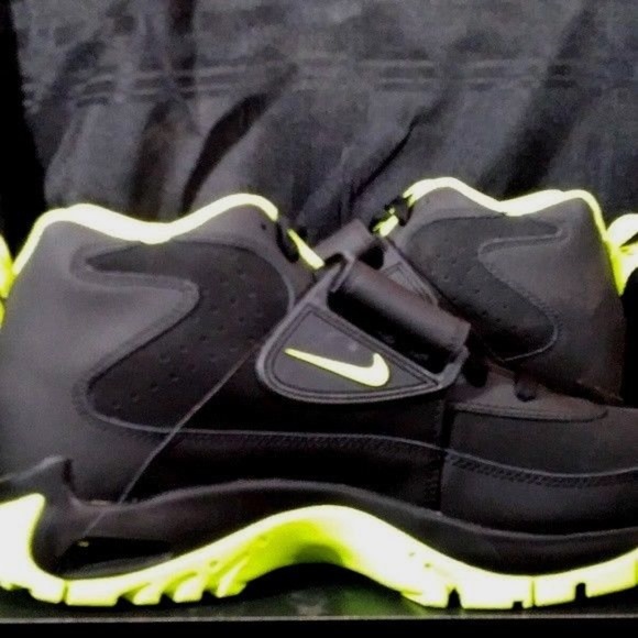 nike air mission size 12